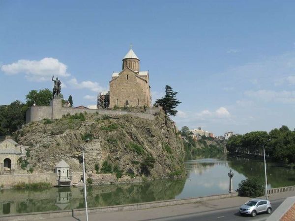 ジョージア・トビリシ「2013年 スターリンの故郷、グルジア。2008年の紛争の傷痕はなく」の写真：有名なランドマークらしいです。詳細は忘れ...