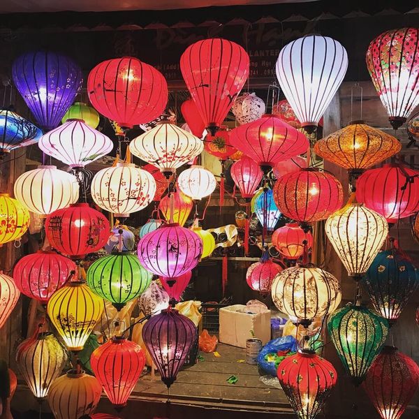 ベトナム・ダナン「ホイアン▶︎ダナン🏮女子旅」の写真：ホイアン。
お店でランタンを買えば、こ...