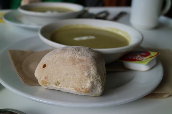 ニュージーランド・オークランド、クイーンズタウン、ハーヘイ「ニュージーランド🇳🇿年越し旅行」の写真：クルーザーからはボートで近くの島に上陸で...