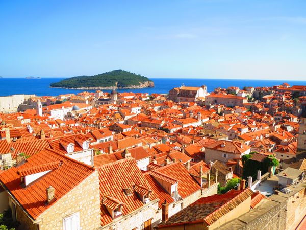 クロアチア・ドブロブニク、ザグレブ、スプリット「クロアチア🇭🇷ドブロブニクからザグレブへ」の写真：ドブロブニクはオレンジの街並みがとても綺...