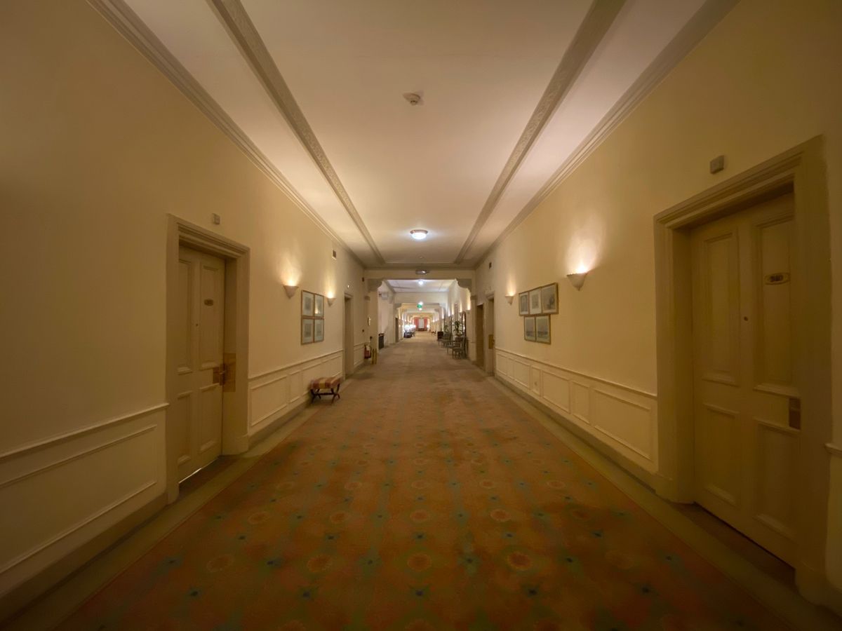 ホテルはナイル川沿いにある「ソフィテル ウインター パレス ルクソール 」...