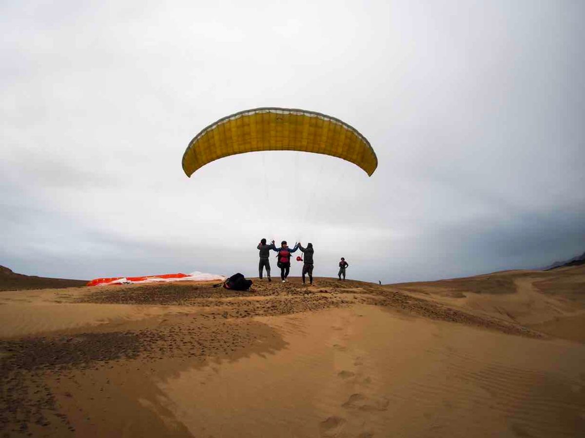 鳥取砂丘にて
パラグライダー体験
