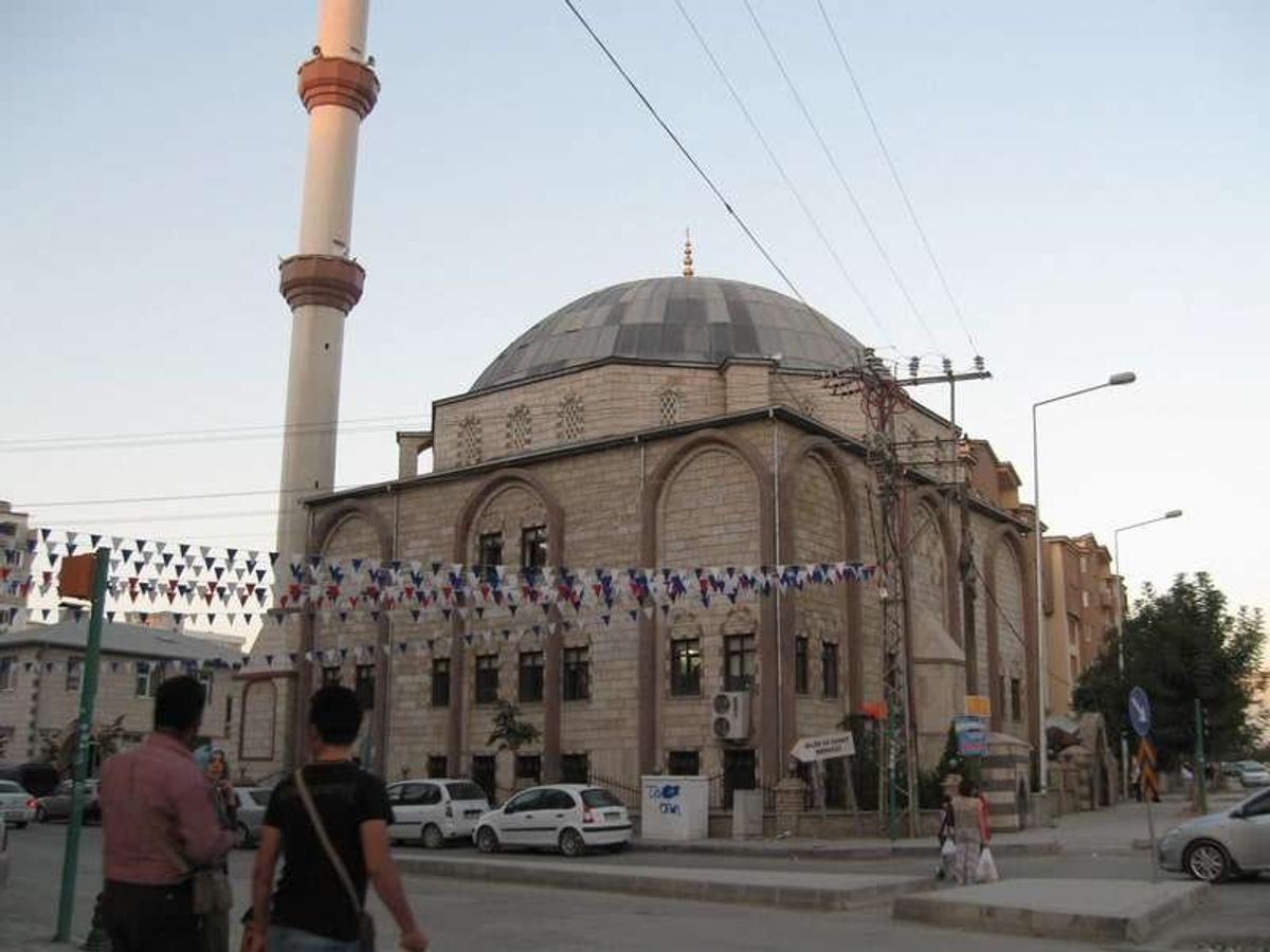 ワン着。今日の移動はこれで終わり。
トルコ人は「ワン」という。
クルド人は...