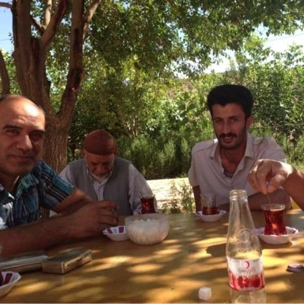 トルコ・ディヤルバクル「2013年 トルコ東部　クルドの人たち」の写真：マルディンからディヤルバクルのミニバスで...