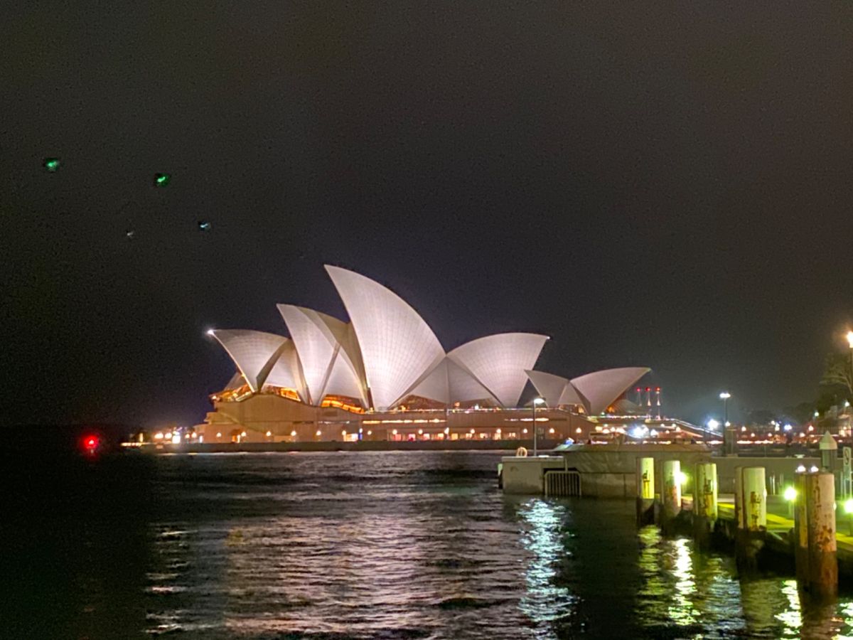 シドニー到着まず初めは
ザ⭐︎シドニー的夜景を堪能

21時に予約してたレ...