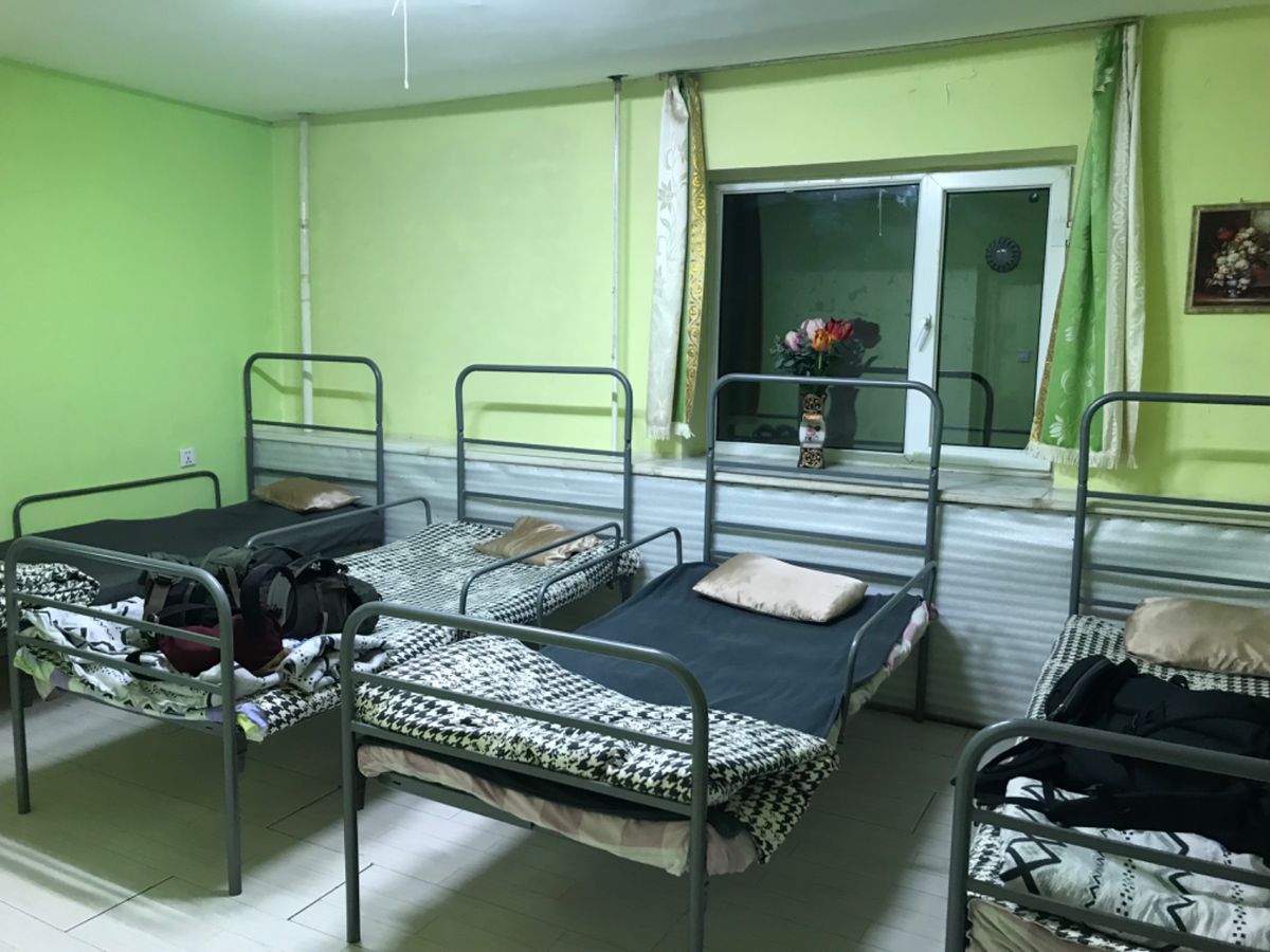 ミアットモンゴル航空でウランバートルへ。機内食とモンゴルビールを堪能し夕方...