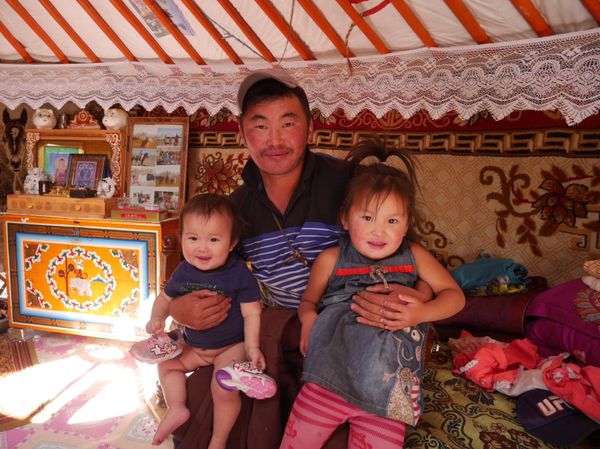 モンゴル国・モンゴル ウランバートル ゲル 遊牧民「ウランバートル/モンゴル」の写真:言葉は一切通じなかったけれど
初めて会...