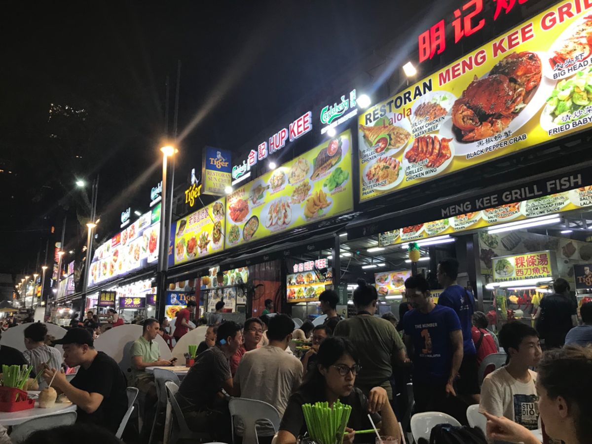 出張初日は必ずブギッビンタンの屋台飯🍻
