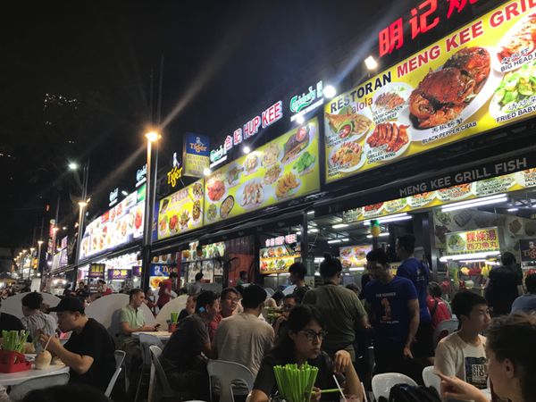 マレーシア・クアラルンプール「クアラルンプール/マレーシア(出張)」の写真：出張初日は必ずブギッビンタンの屋台飯🍻
