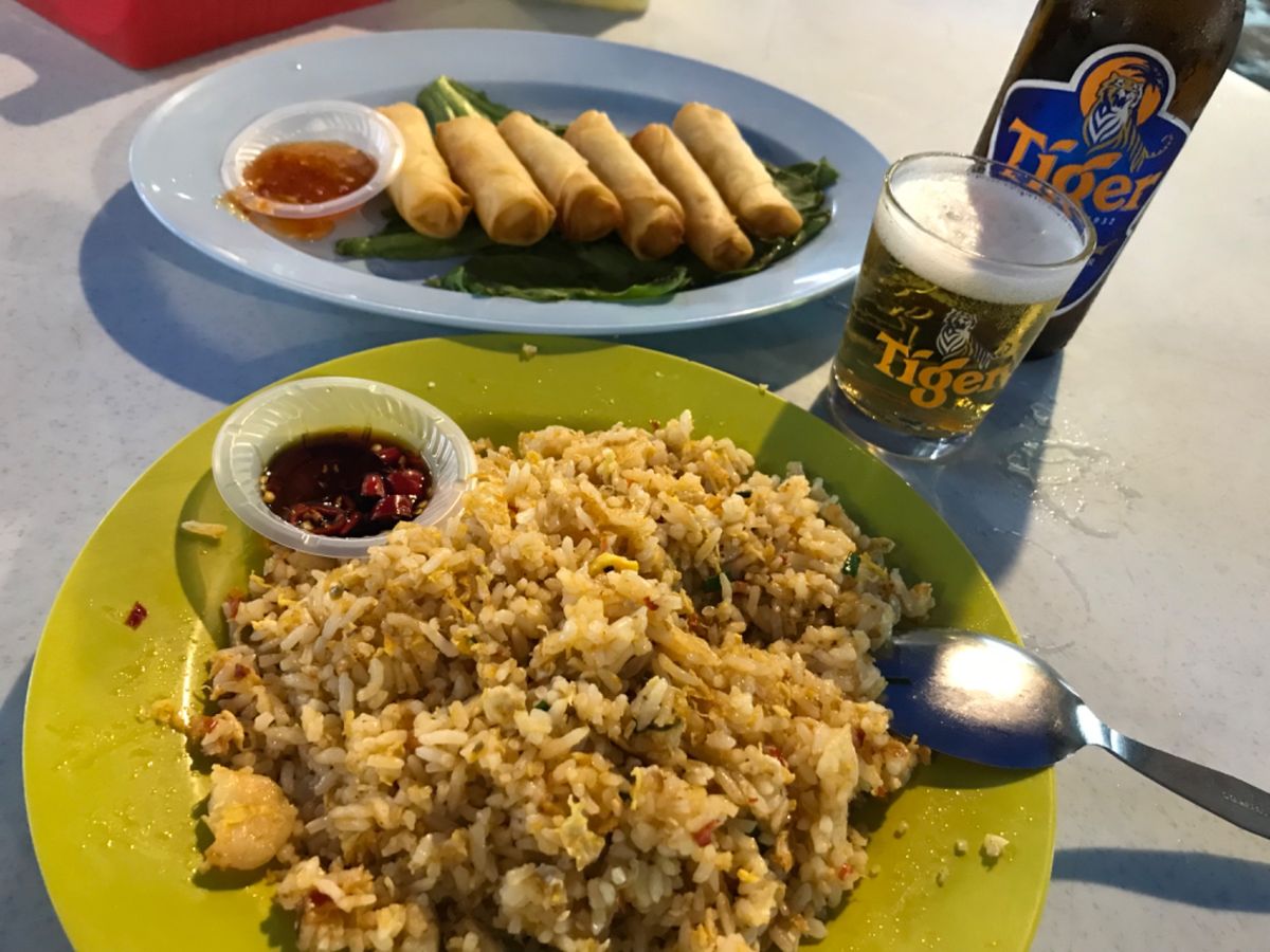 出張初日は必ずブギッビンタンの屋台飯🍻
