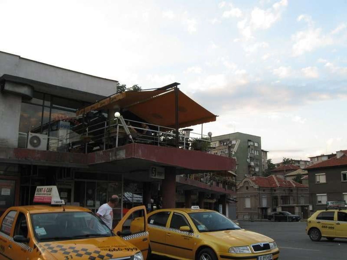 ハスコヴォ州の州都
ハスコヴォのバスターミナルに到着。
人口は８万人。
ト...