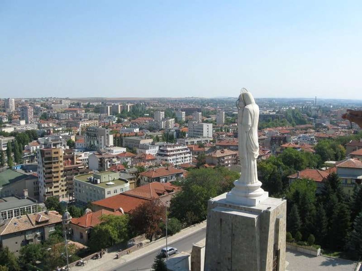 世界一大きい聖母マリア像（といっても新しい）。とその丘からの眺めはすばらしい。