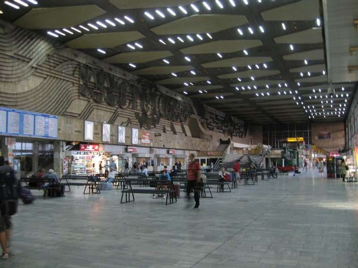 首都ソフィア駅着
構内