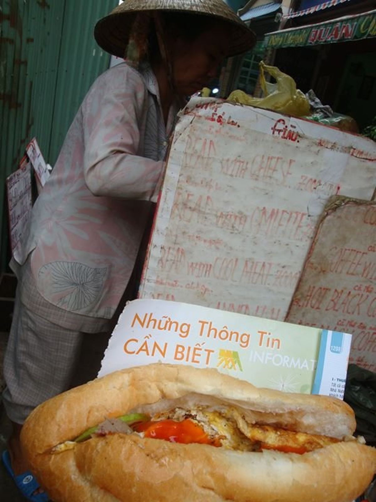 このおばちゃんのバインミー美味しくて毎日食べたな。ごはんはだいたい屋台、路...