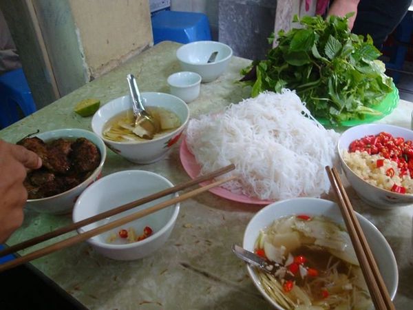 ベトナム・ハノイ「ベトナムはホーチミンからハノイへ北上」の写真：ここのブンチャーはマジ美味しい。
何回も...