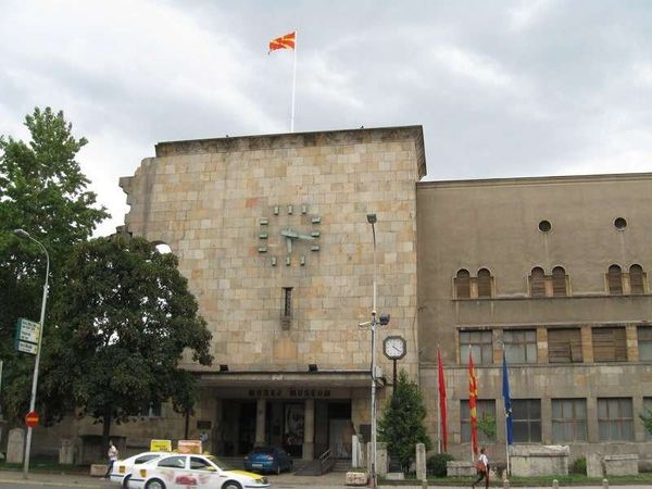 マケドニア共和国・スコピエ「2013年 マケドニア共和国 ユーゴのディズニーランド?首都スコピエと世界遺産オフリド」の写真:現在スコピエ博物館になっている旧鉄道駅