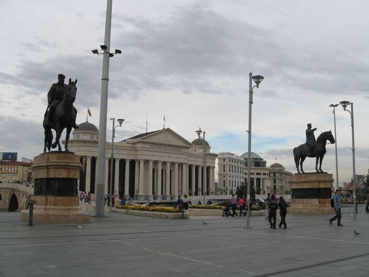 広場の中心。
ひとつひとつ写真を撮っていると飽きてきます。