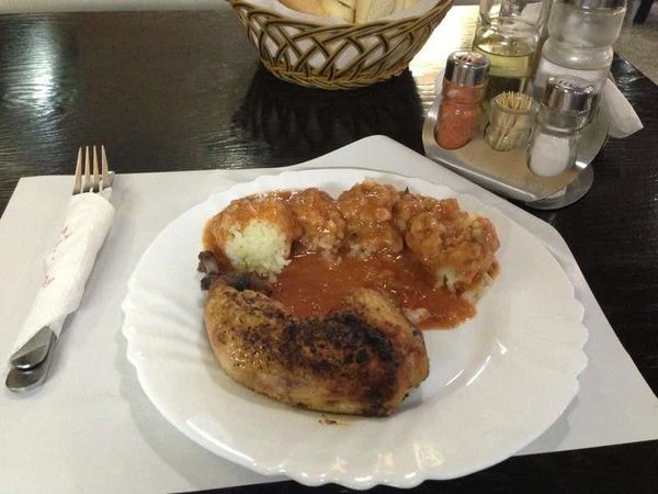 マケドニア共和国・スコピエ「2013年 マケドニア共和国 ユーゴのディズニーランド?首都スコピエと世界遺産オフリド」の写真:マケドニア&アルバニア料理