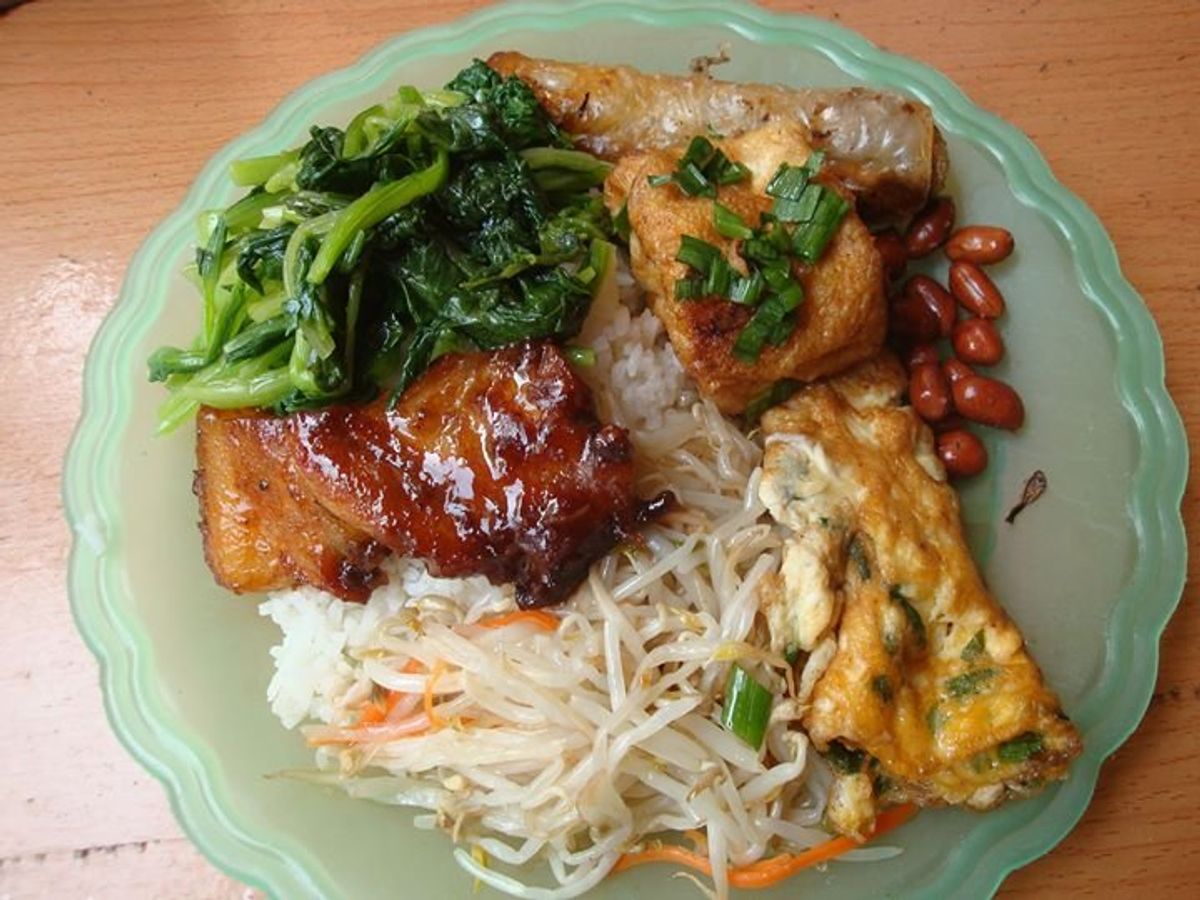 ハノイはごはんが美味しかった。
具が多い！安い！
でもこれ何のってるの？っ...