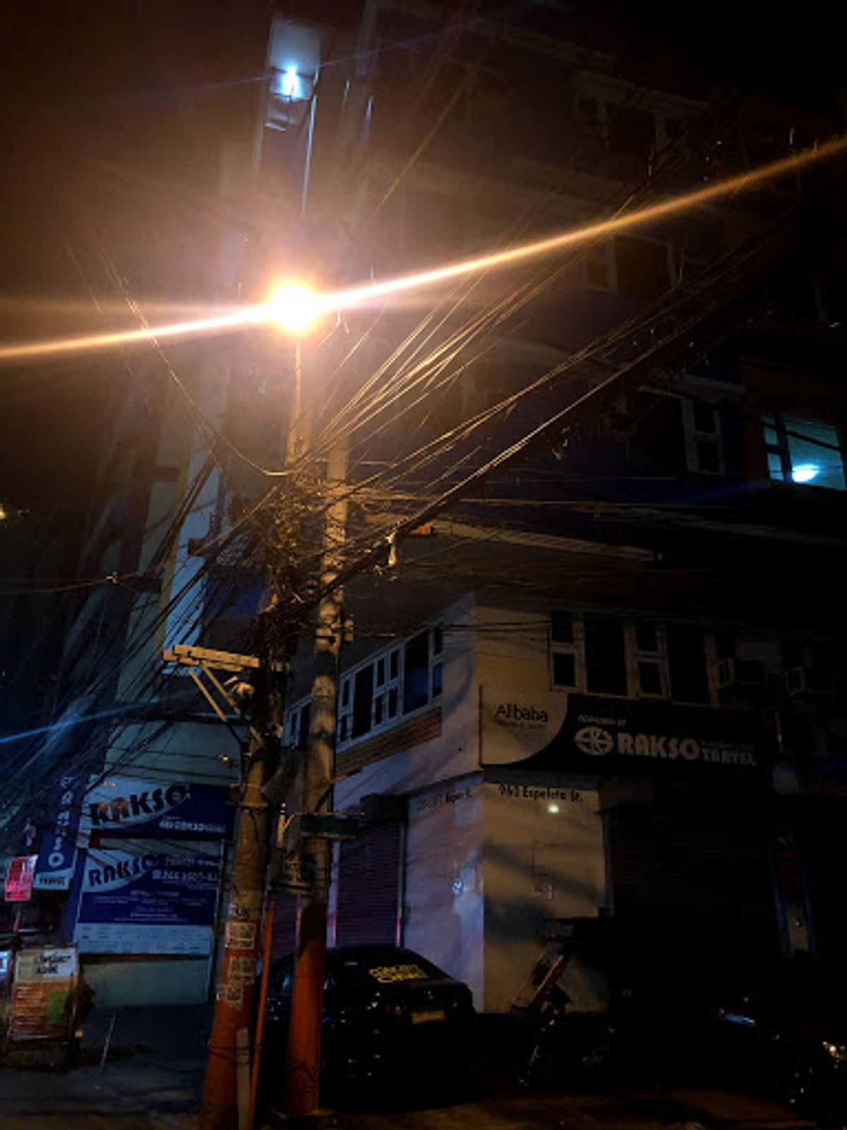 マニラ
ディビソリアら辺とか中華街の近くを散歩。
嫌なとこバージョン。
電...