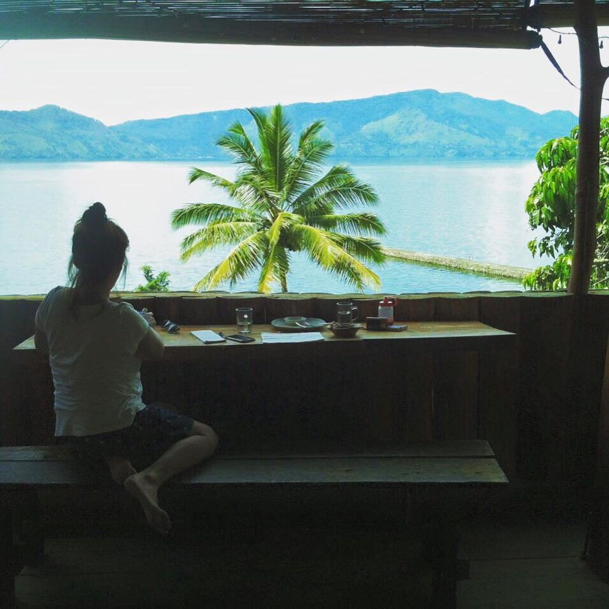 トバ湖を眺めながらの朝ごはんは最高！