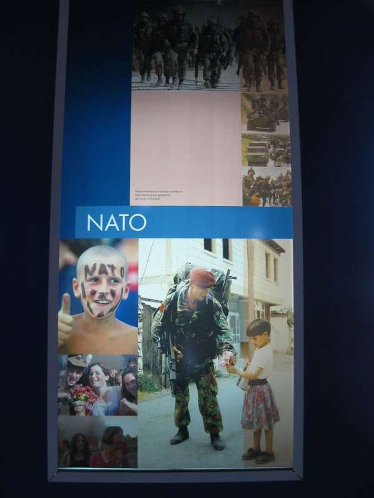 2階がコソボ紛争のコーナーの博物館
NATO、アメリカの功績と、セルビアの...