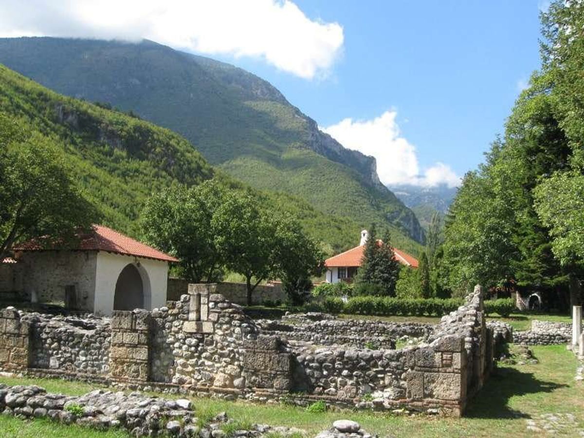 ペヤにあるセルビア正教修道院。世界遺産。
これがペヤとデチャニにあるので、...