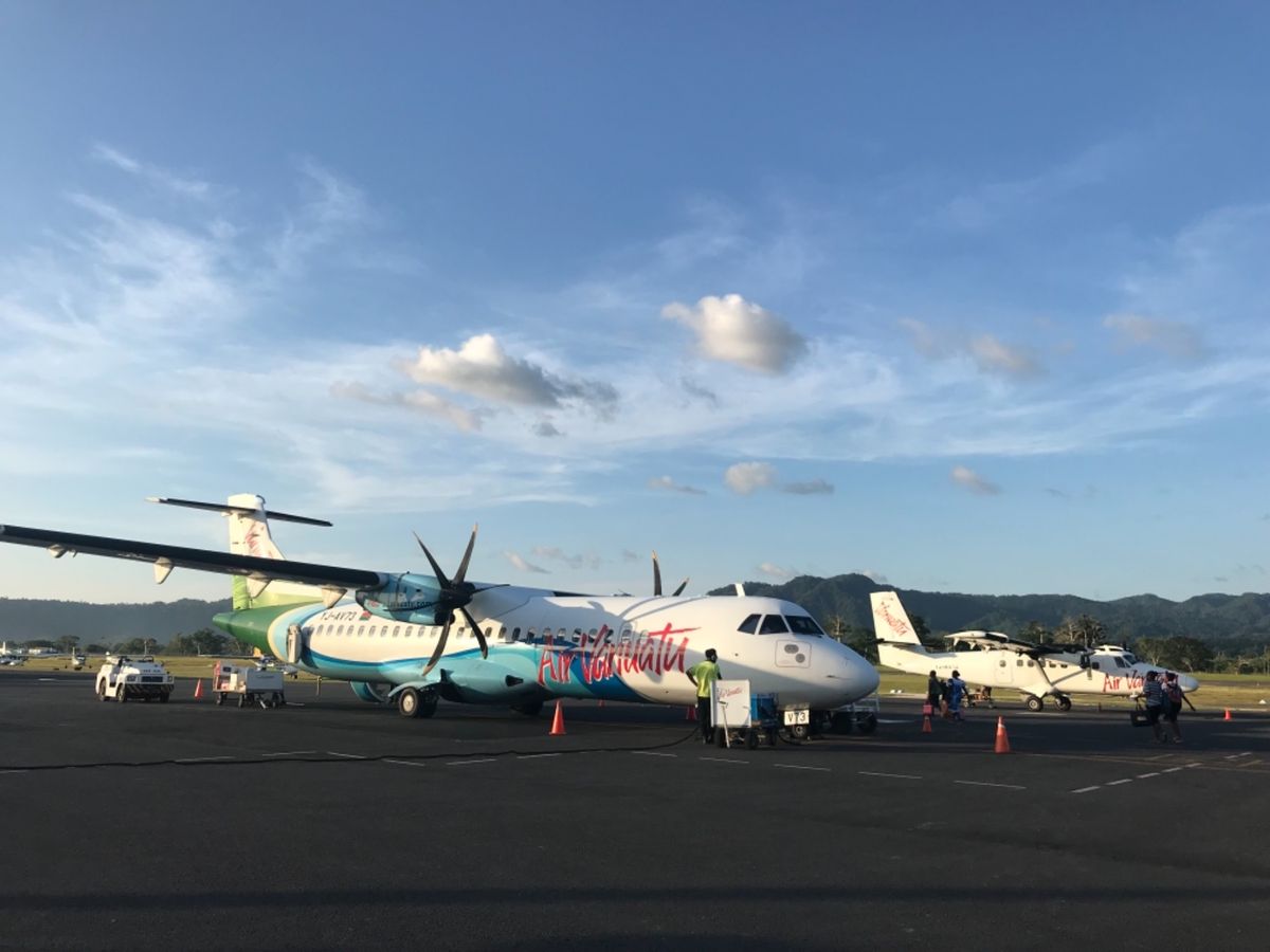 エアバヌアツでシドニーからポートビラを経由しサント島ルーガンビルへ！
とっ...