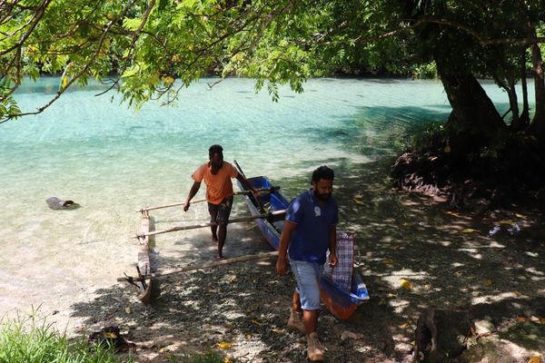 バヌアツ・ブルーホール「バヌアツ旅行」の写真：乗ってたカヌー🛶
まぁまぁ細くて乗りにく...