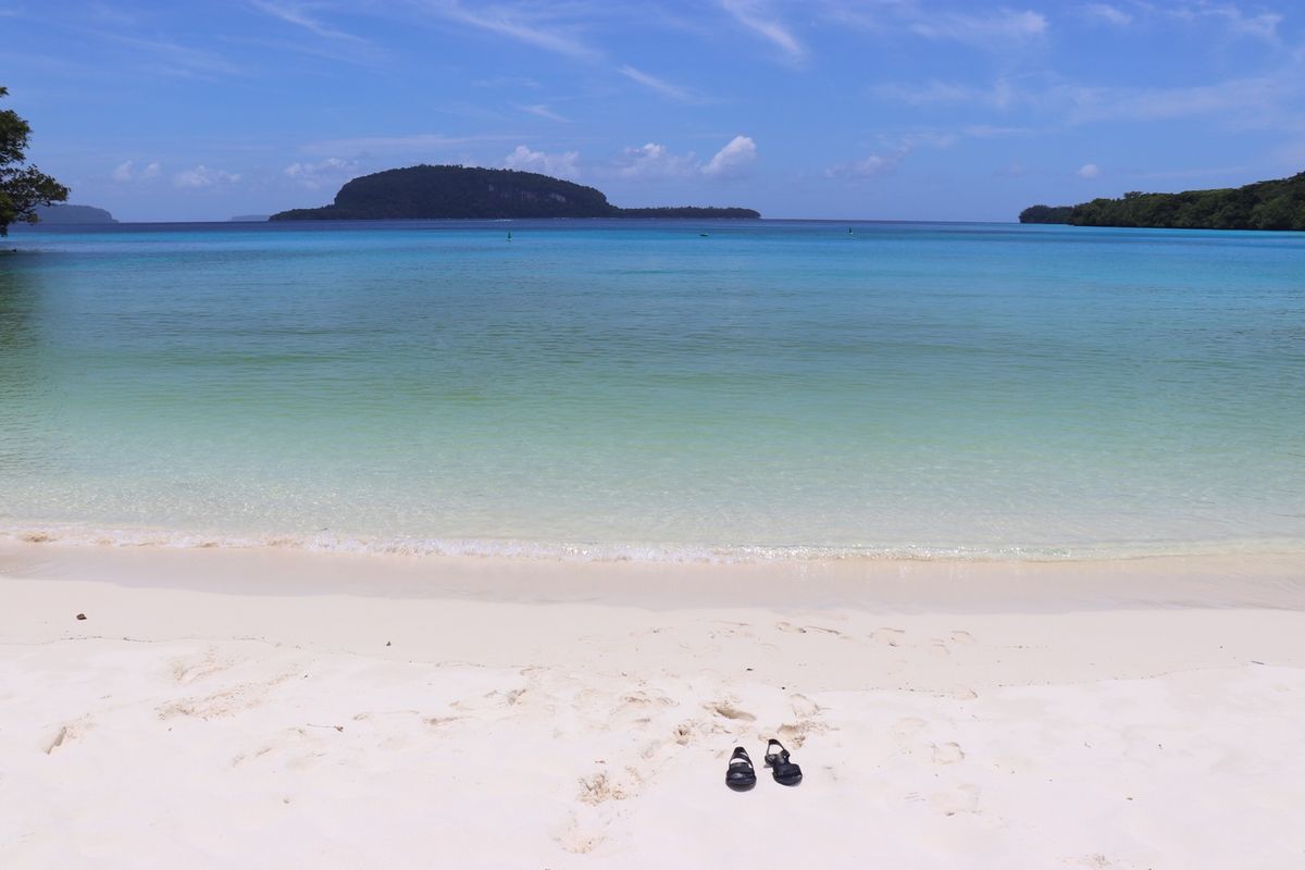 サント島のサラサラ砂のシャンパンビーチ🏖
足の裏が気持ちよかったです。波も...