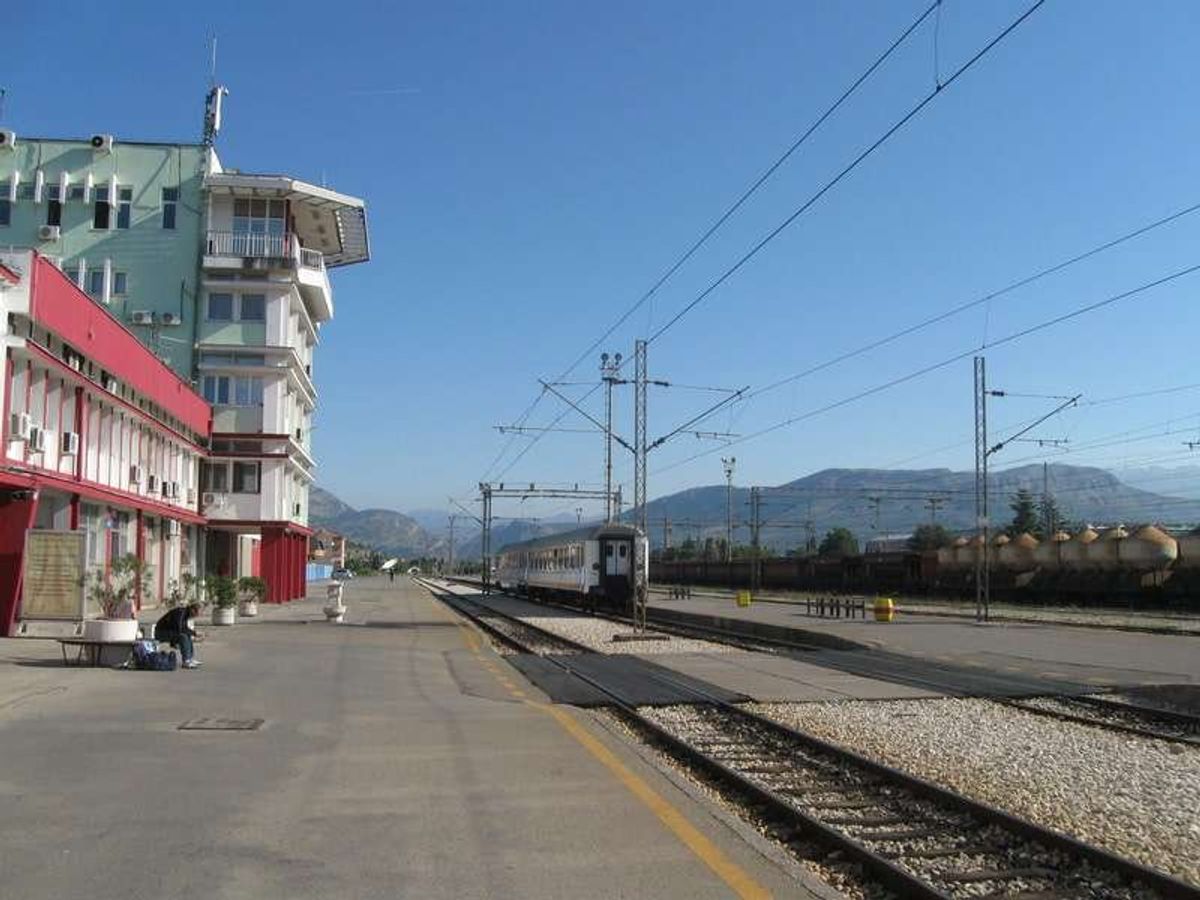 ポトゴリツァの鉄道駅。
ここからバールまで向かいます。

