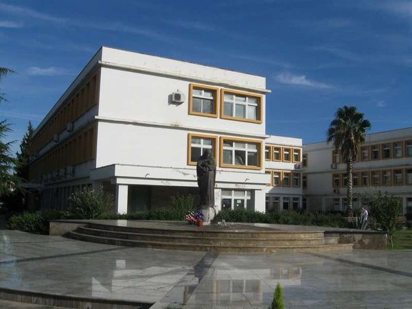 モンテネグロ・コトル「2013年 モンテネグロ　アドリア海と美しい町並みを味わう」の写真：マザーテレサのモニュメント発見。