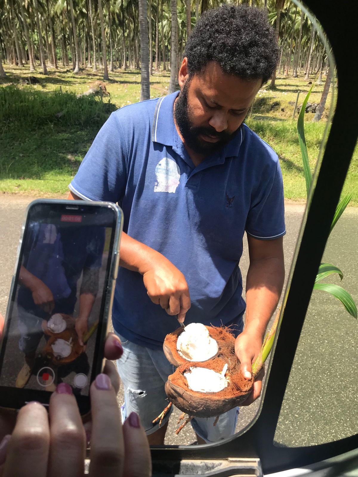 ココナッツのサミュエルによるココナッツ地獄。最初のスポンジみたいなココナッ...