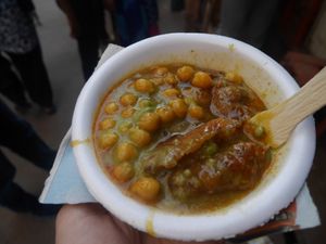 路上カレー
食器洗い場
ジャイサルメールでのお酒
路上チャイ
