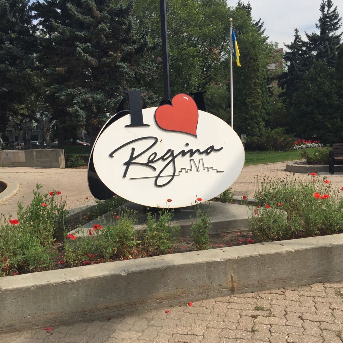 1枚目: ある日の夕暮れ。レジャイナは平野が多くひたすら広大でした。
2...