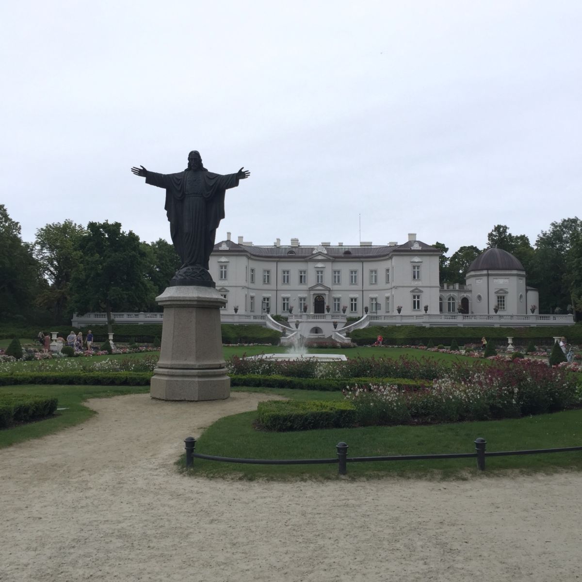 1枚目からヴィリニュスのカテドラル広場、カウナスの聖ミカエル教会、パランガ...