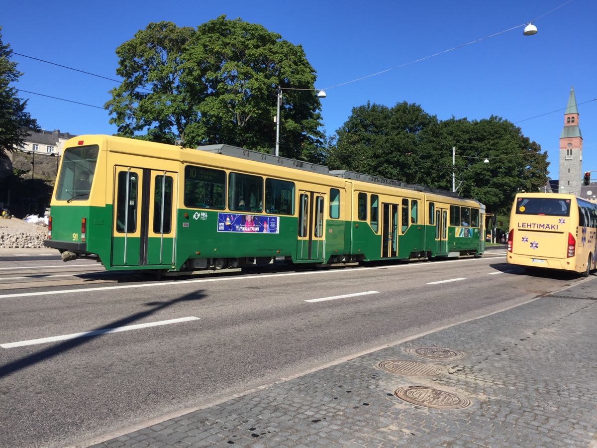 8月半ばのフィンランド、すっきりと晴れて過ごしやすかったです。トラムは広島...