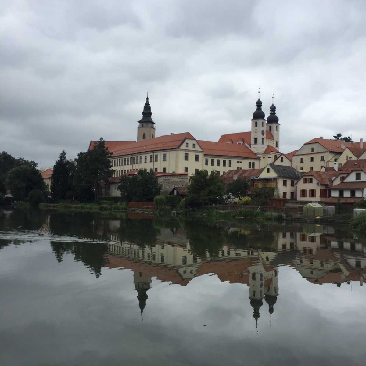 1枚目と2枚目はプラハにて。プラハ旧市街の天文時計は改修工事中でした。
...