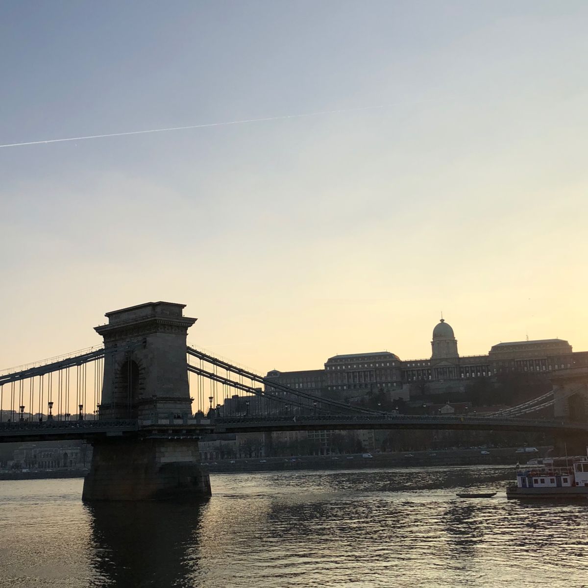 くさり橋、早朝のツィタデッラ、マーチャーシュ教会。
ドナウ川の眺めが気に入...