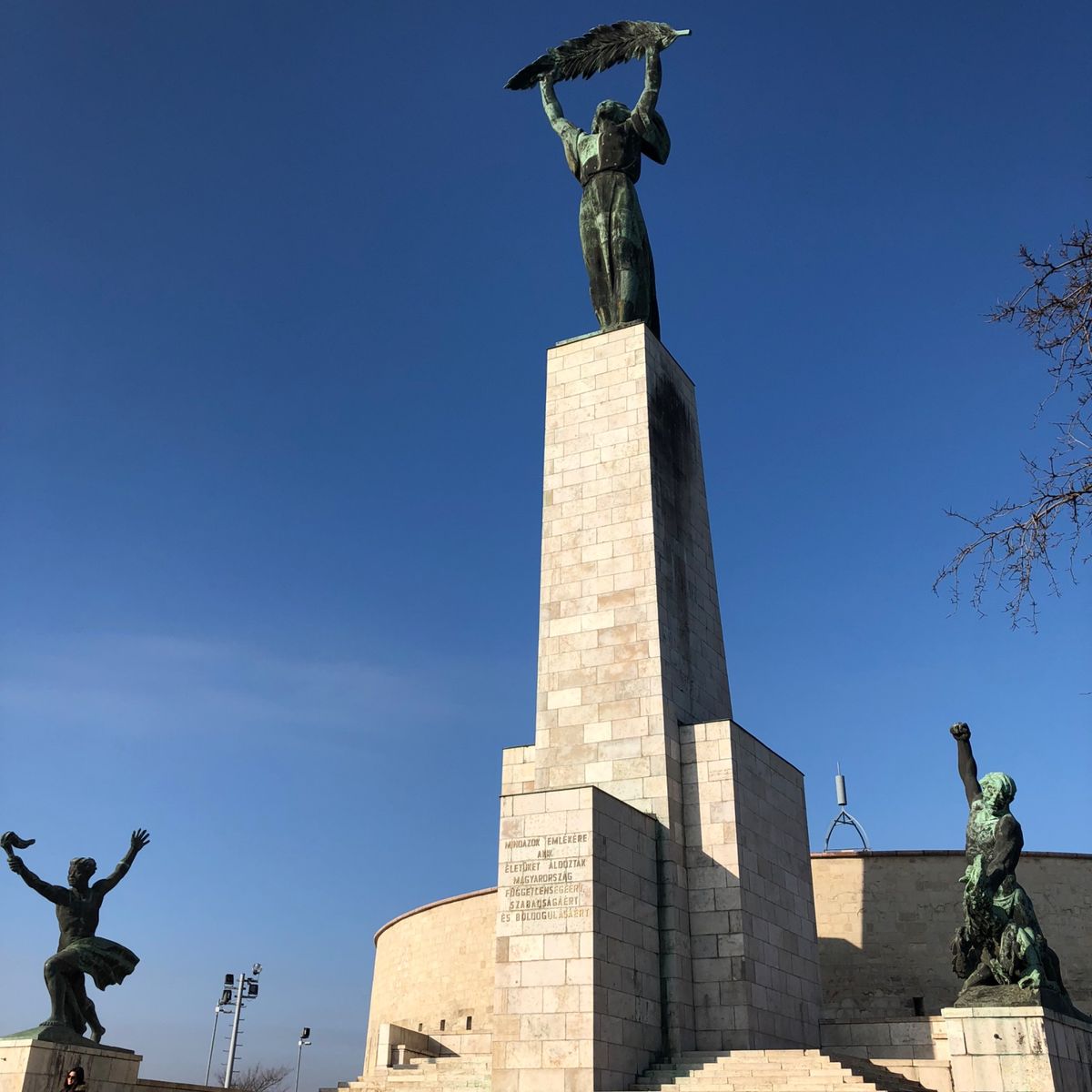 くさり橋、早朝のツィタデッラ、マーチャーシュ教会。
ドナウ川の眺めが気に入...