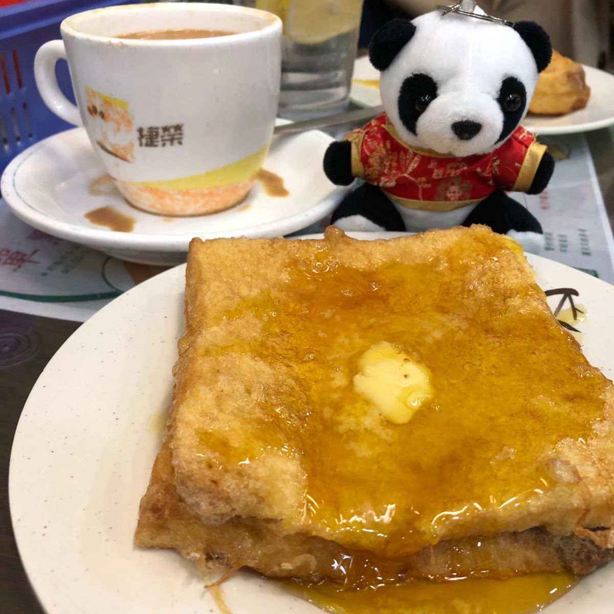 香港式ミルクティー、個人的No. 1は翠華餐廳(通称 すいかレストラン)の...