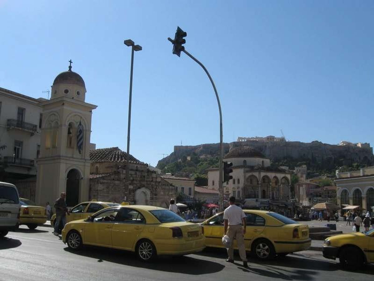 旧市街へ向かう通りです