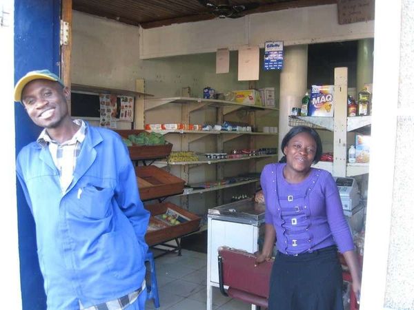 ジンバブエ・ハラレ「2013年 ジンバブエ　経済が安定した首都ハラレ、治安は昼だけ安定（場所により）」の写真