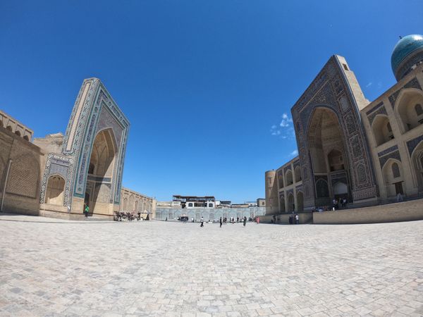 ウズベキスタン・ヒヴァ、ブハラ、サマルカンド、タシケント「ウズベキスタン🇺🇿」の写真：ブハラは観光地だけどゆっくりした感じで一...