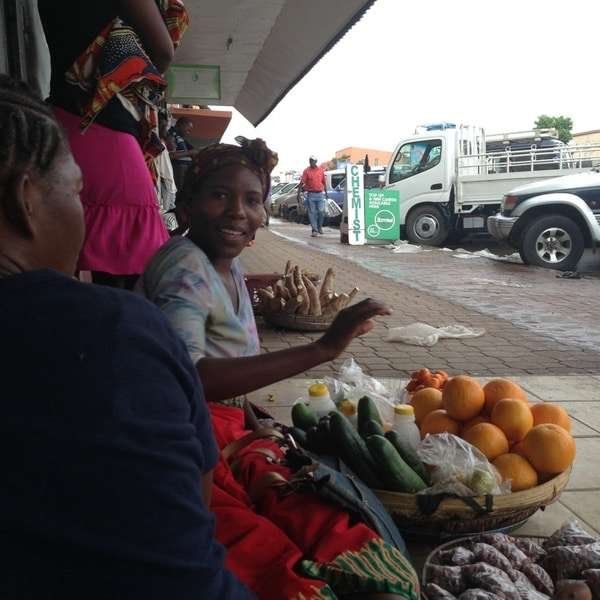 ザンビア・ビクトリアフォールズ「2013年 ザンビア 首都ルサカからビクトリアフォールズへ」の写真:マーケット
危険