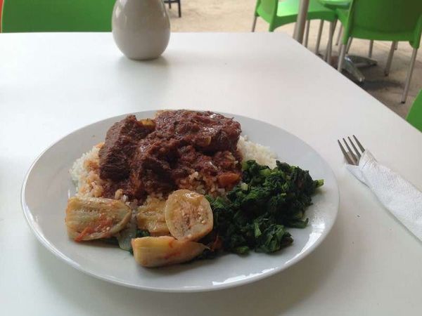 ザンビア・ビクトリアフォールズ「2013年 ザンビア 首都ルサカからビクトリアフォールズへ」の写真:ご当地牛肉、ザンビーフ。
最高でした。