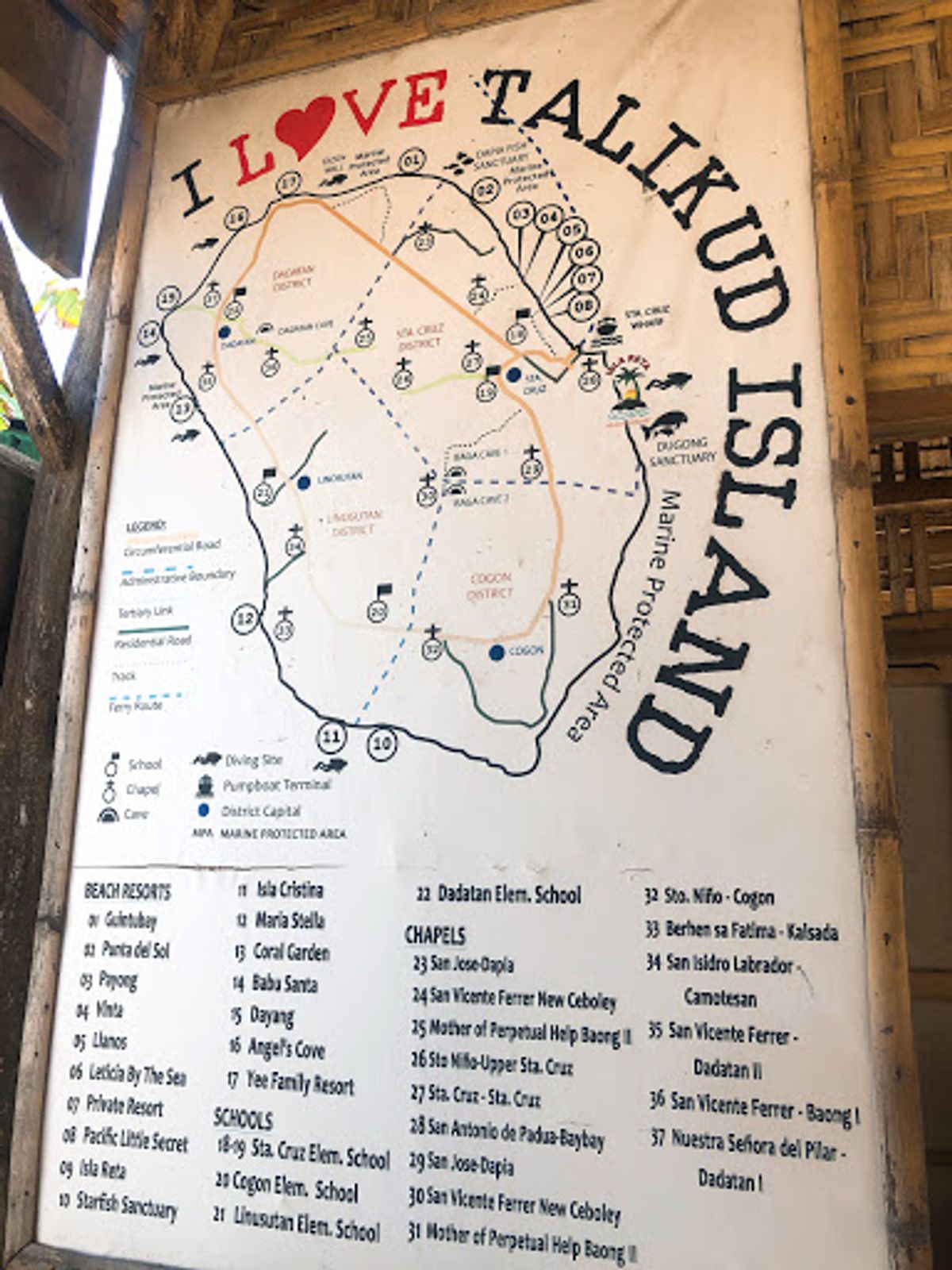 Talikud island
ダバオの港から行く島。
朝早いパブリックボー...