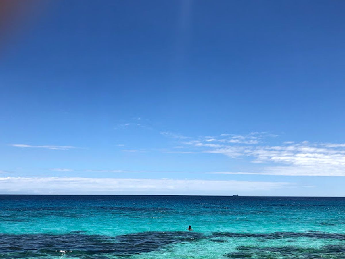 Talikud island
ボート降りてからちょっと歩くとバイクタクシ...