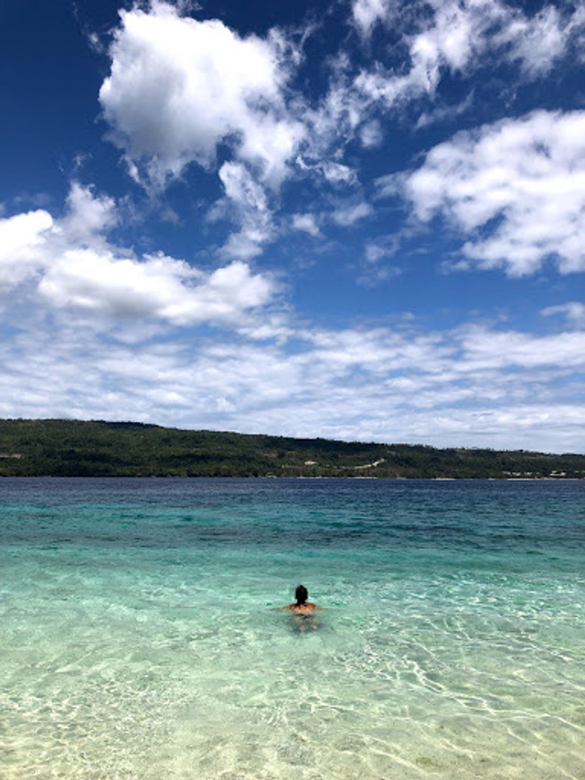 Talikud island
はい。綺麗です。透明度半端ない。人もローカル...