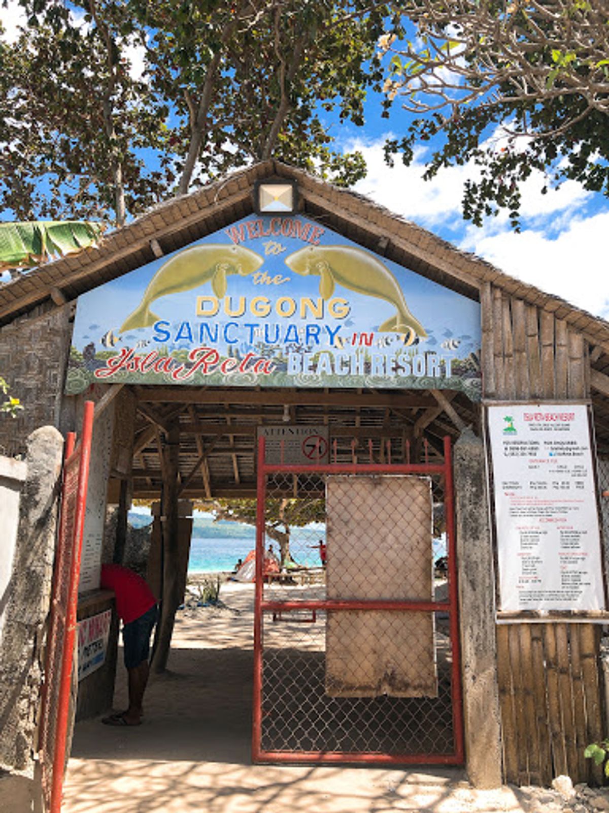 Talikud island
はい。綺麗です。透明度半端ない。人もローカル...